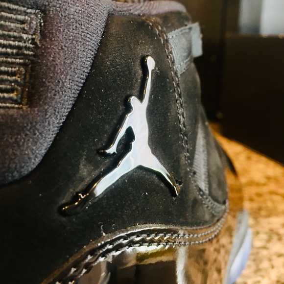 Air Jordan 11 Cap & Gown Men sz- 10.5 - Picture 5 of 7